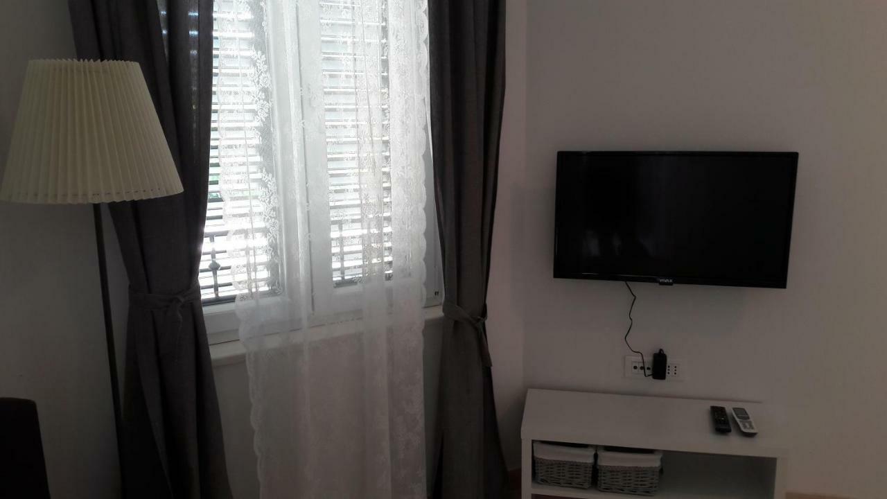 Apartmani Vitturi Kastela Exterior photo